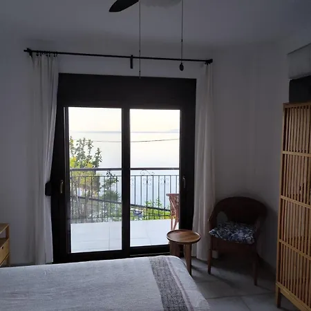 By The Sea Apartman *